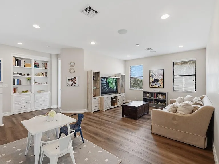 11415 Watercrest Cir E — Photo 31