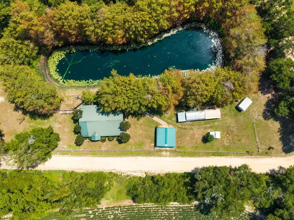 5714 Concord Rd, Bascom, FL 32423