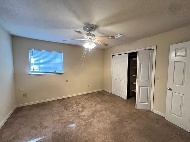 6271 Woodrun Dr — Photo 9