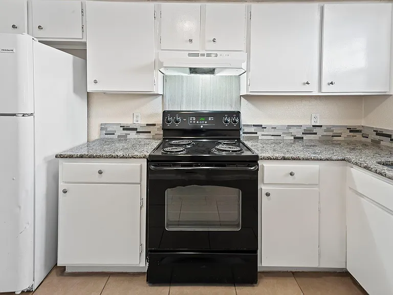 410 Old Thorndale Rd #D — Photo 8