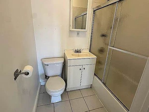 5th image of 195 Stanhope St Suite 2