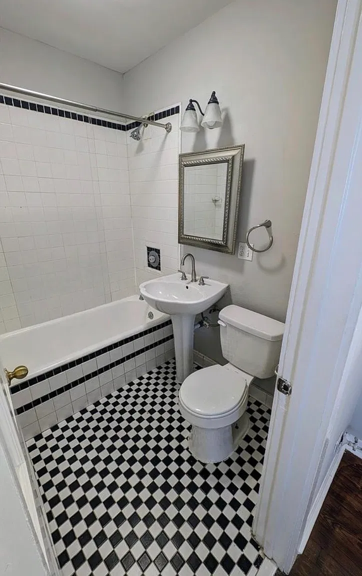 1 bed, 964 sqft, $1,195 — Photo 3
