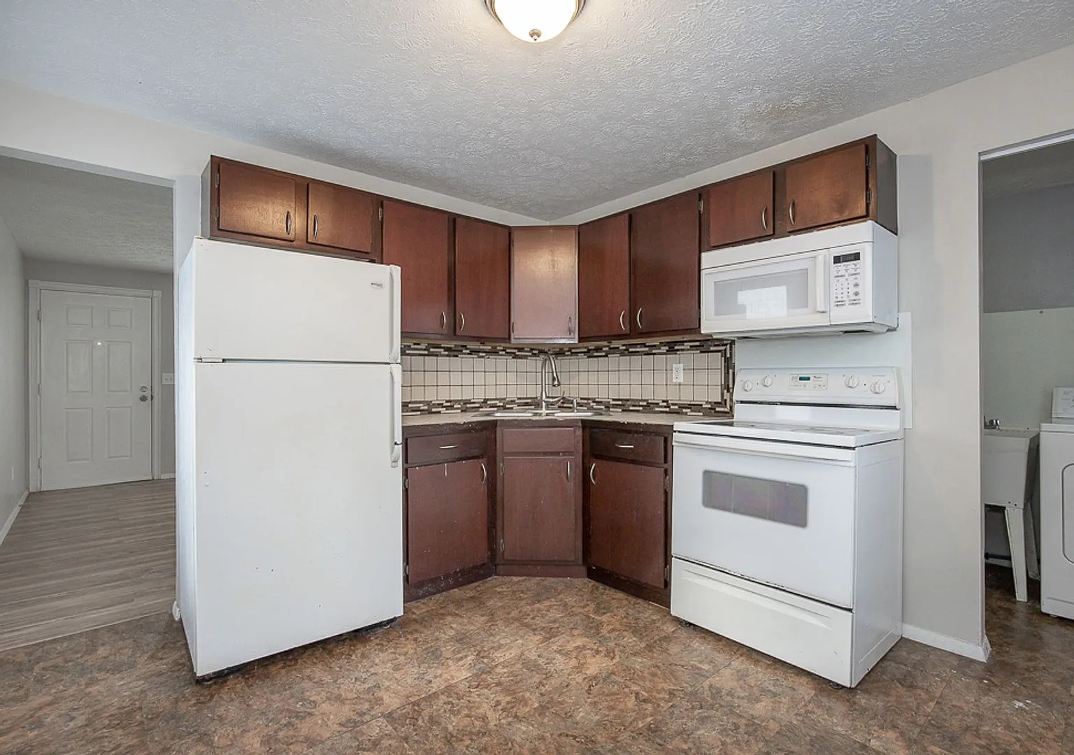 1353-1355 Massachusetts Ave Lorain, OH 44052 — Photo 2