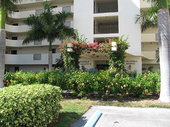 Entry to building