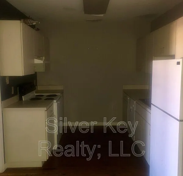 217 E Washington Ave #F — Photo 6
