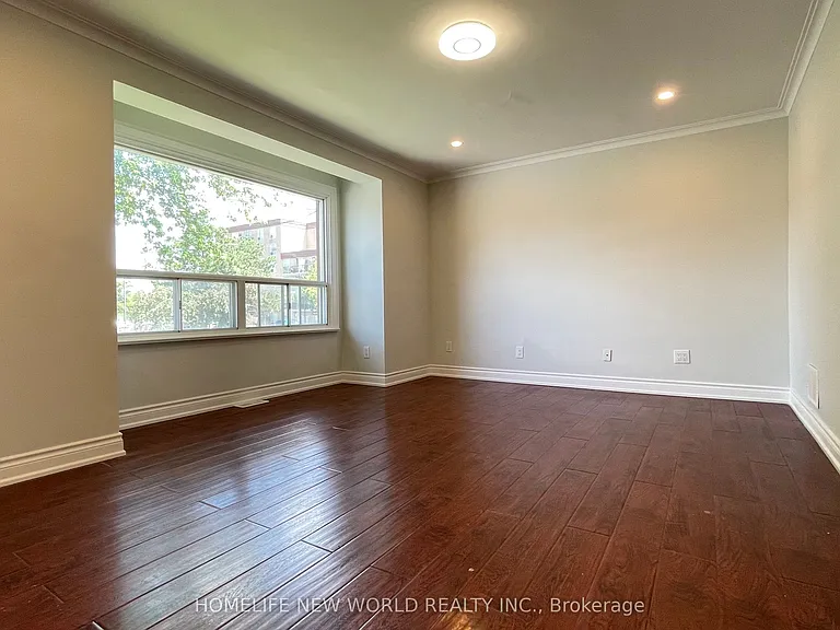 100 Pugsley Ave — Photo 8