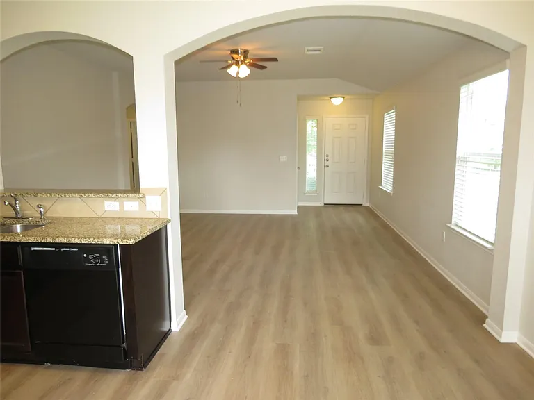 375 Musgrav — Photo 12
