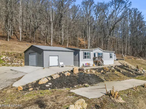 626 Hen Valley Rd, Oliver Springs, TN 37840
