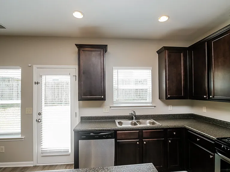 88 High Point Way — Photo 7