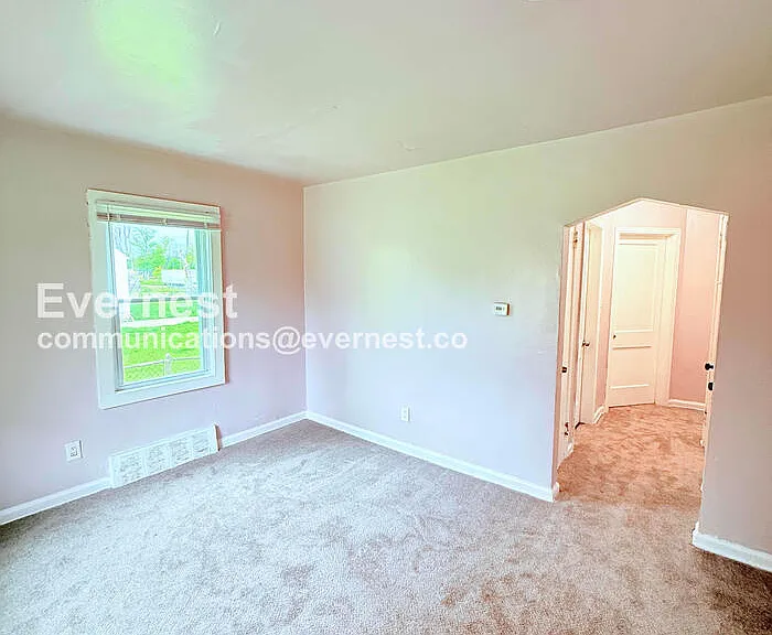 19415 Gable St — Photo 9