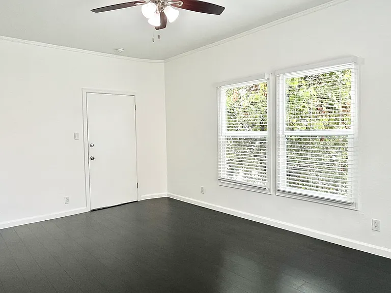 5136 Marathon St #209 — Photo 3