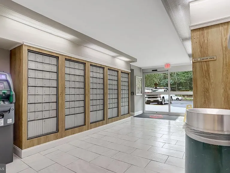 2500 N Van Dorn St #1517 — Photo 11