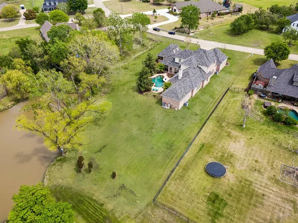 1320 Lakeview Dr, Celina, TX 75009