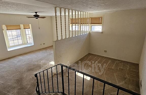 4th image of 3415 Lake Dr