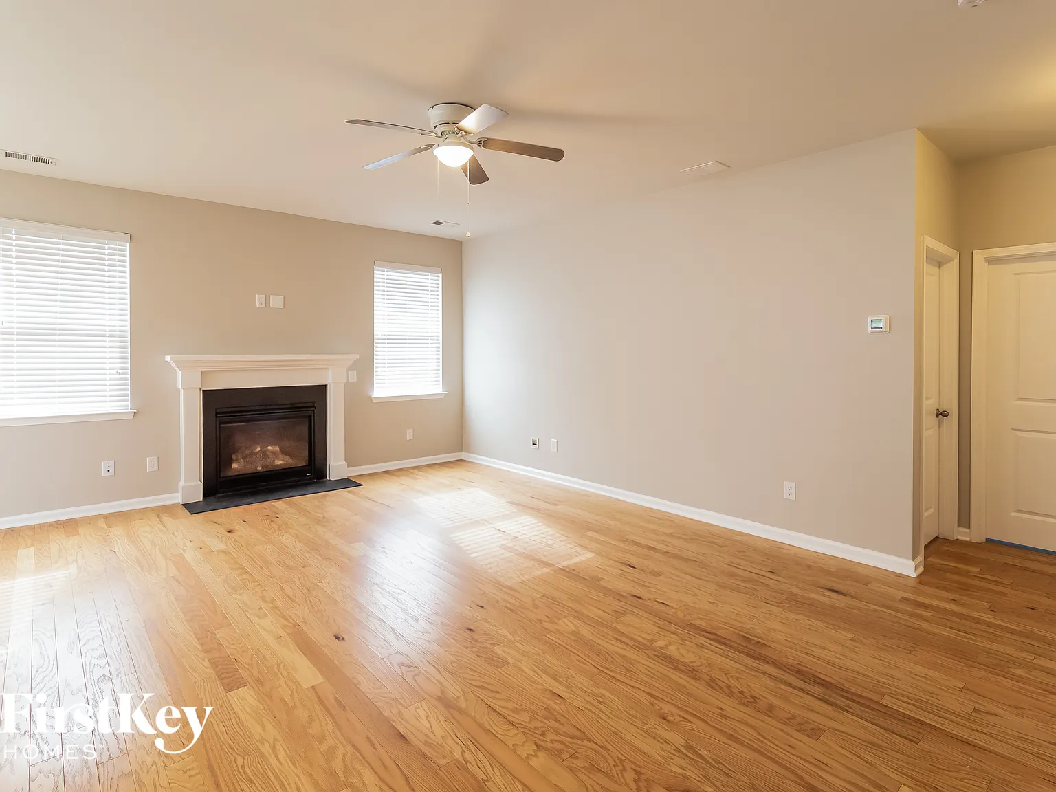5 bed, 3.0 bath, 2650 sqft, $2,835 — Photo 3
