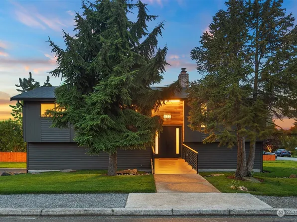 610 8th Avenue S, Edmonds, WA 98020