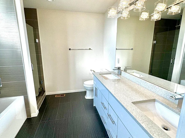 1541 Valentine Pl S — Photo 13