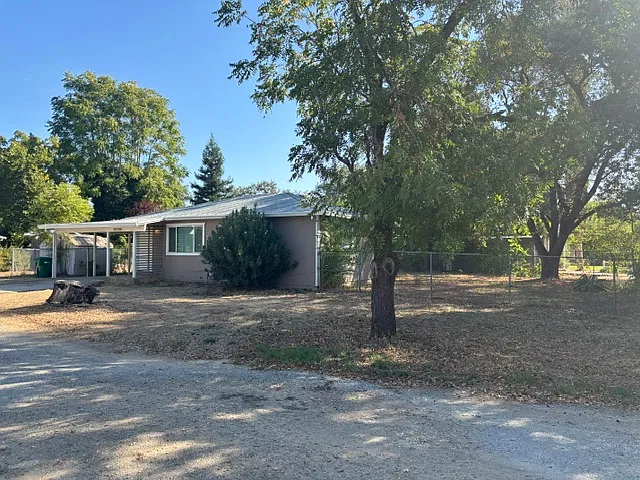 2 bed, 895 sqft, $1,400 — Photo 2