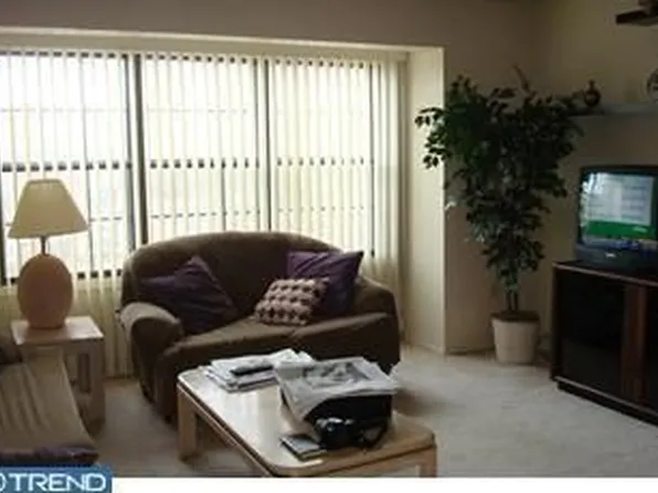 20 Feiler Ct, Lawrence Township, NJ 08648