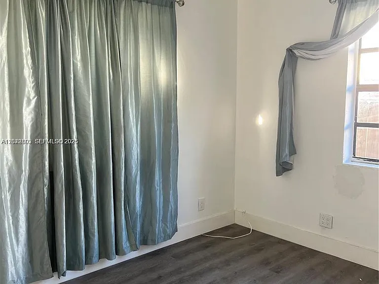 2126 Arthur St — Photo 12