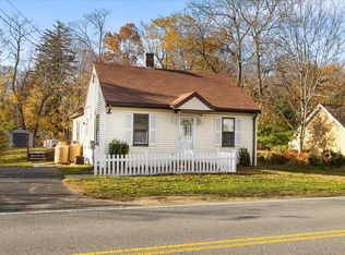 563 County Rd, West Wareham, MA 02576