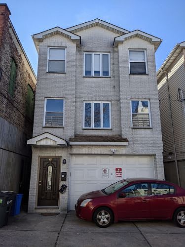 1st image of 113 Oxford Ave #1