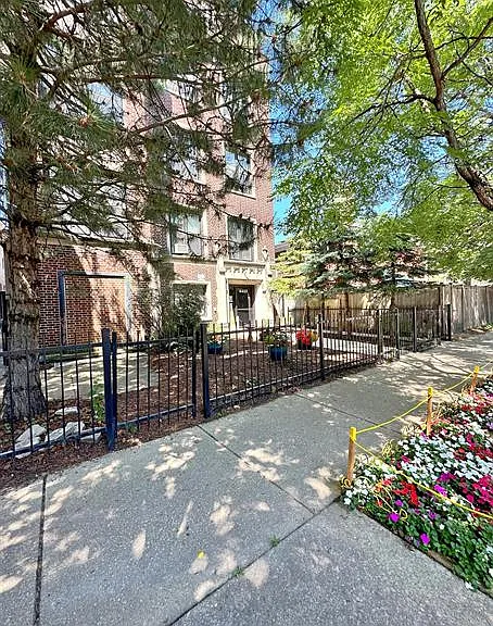 4450 N Ashland Ave — Photo 3