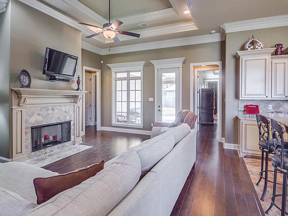 4th image of 105 Fairwood Dr