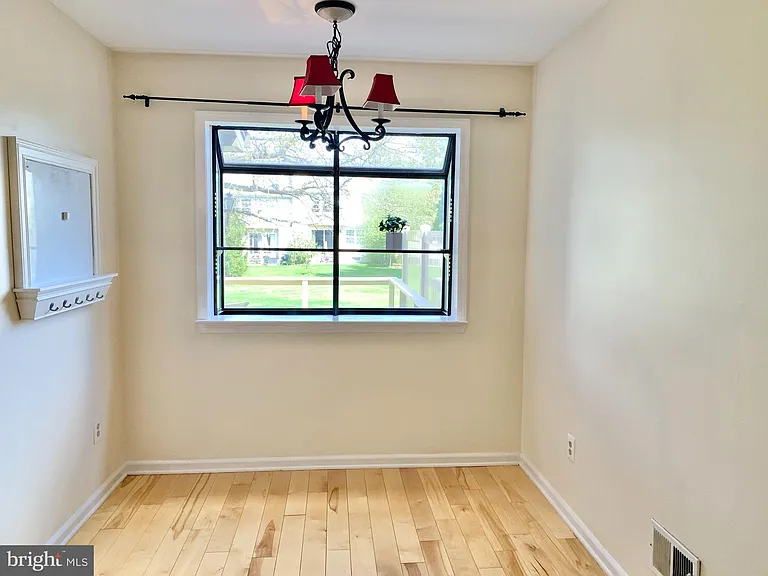 305 Marten Rd — Photo 11