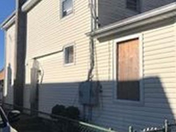 4th image of 1389 North St