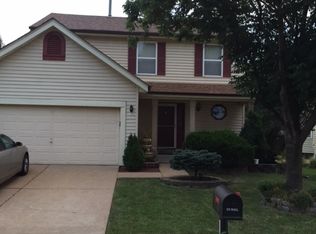 5732 Sundesert Cir, Saint Louis, MO 63129