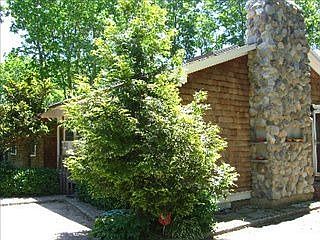 1st image of 11 Morris Park Ln
