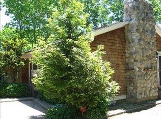 11 Morris Park Ln, East Hampton, NY 11937