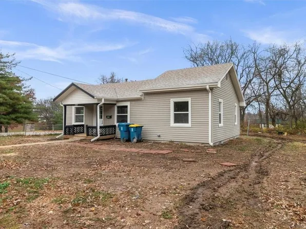 11800 Henry St, Sugar Creek, MO 64054