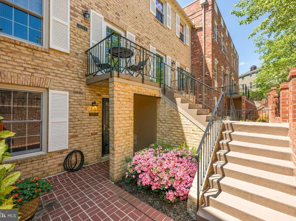 3233 Sutton Pl NW APT C, Washington, DC 20016