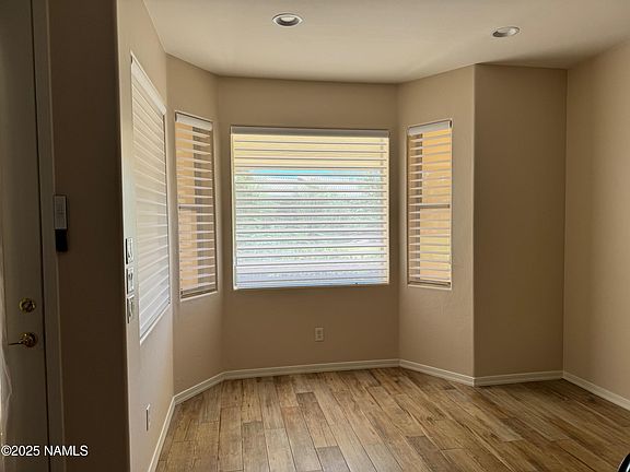 4th image of 521 W Knotwood St