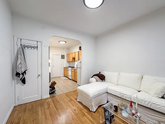Rented by Compass | media 11