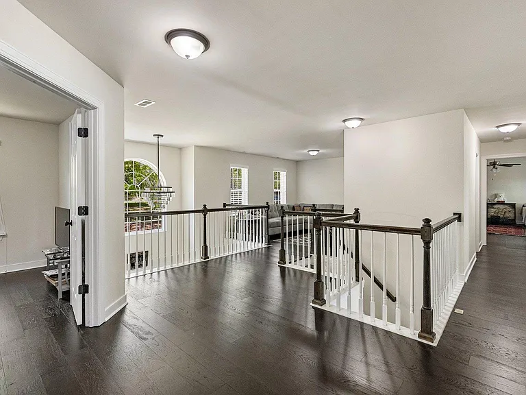 1339 Millers Ln — Photo 17