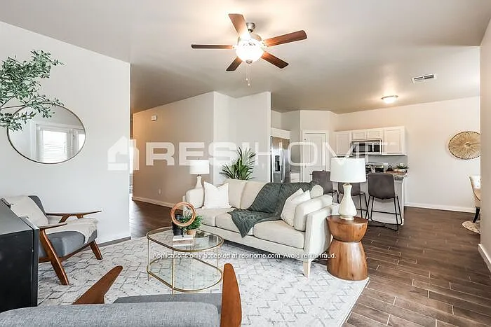 3 bed, 2.0 bath, 1516 sqft, $1,645 — Photo 4