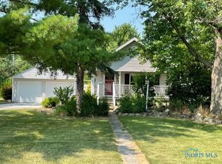 142 Monroe Ave, Findlay, OH 45840