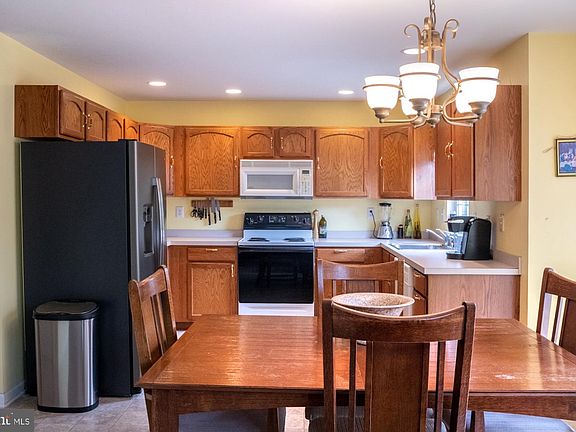 5th image of 114 Marquis Dr