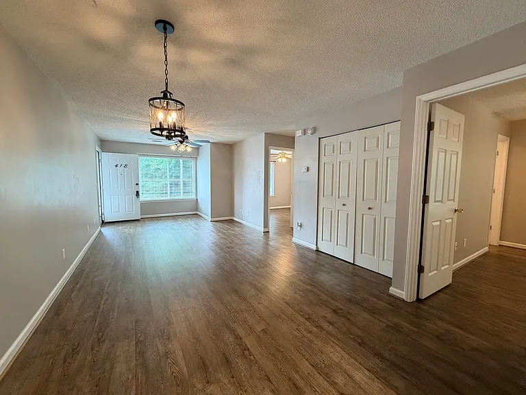 418 Westbrook Ct — Photo 6