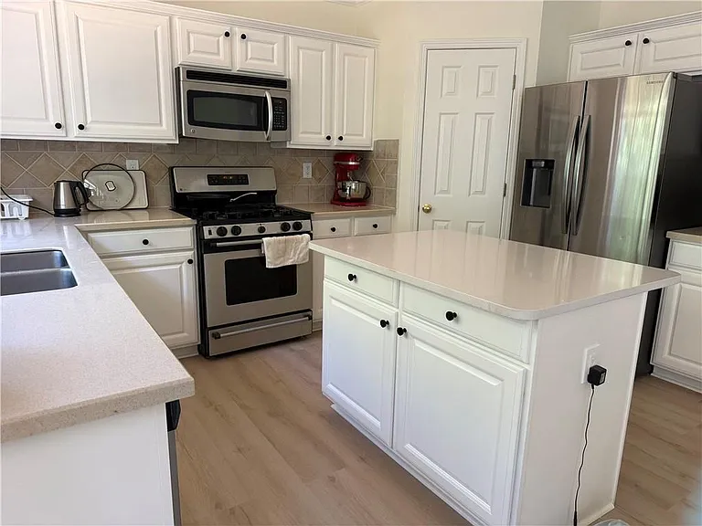 7985 Cavendish Pl — Photo 10