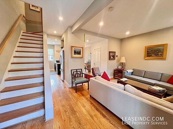 4th image of 624 Lamont St NW
