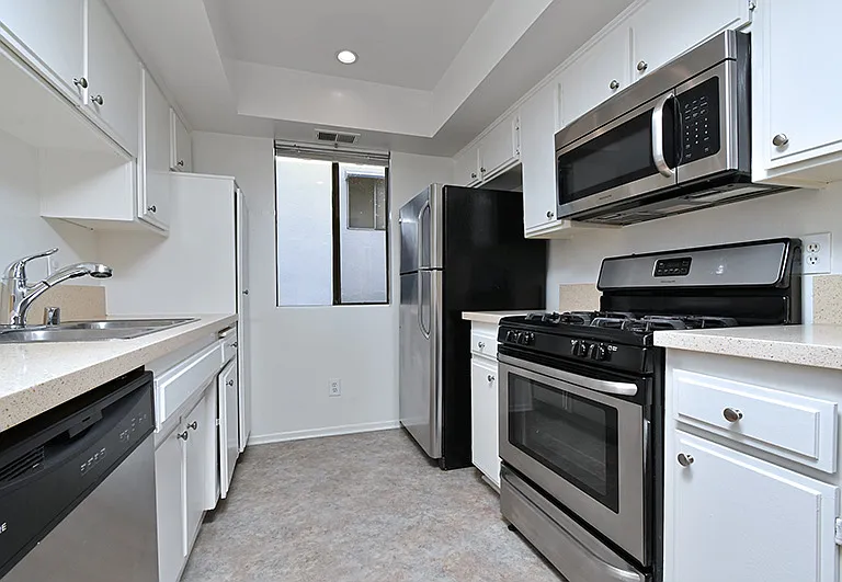 4235 Whitsett Ave #105 — Photo 30