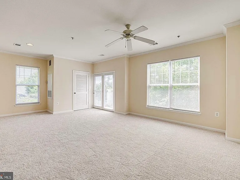 5115 Travis Edward Way #G — Photo 7