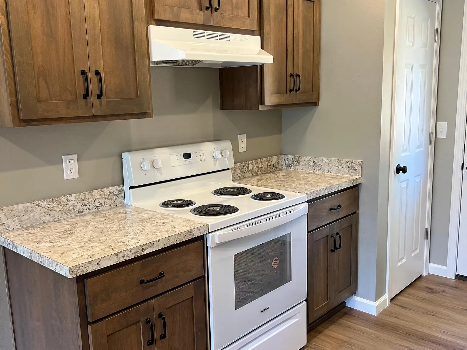 155 W Sunset St — Photo 3