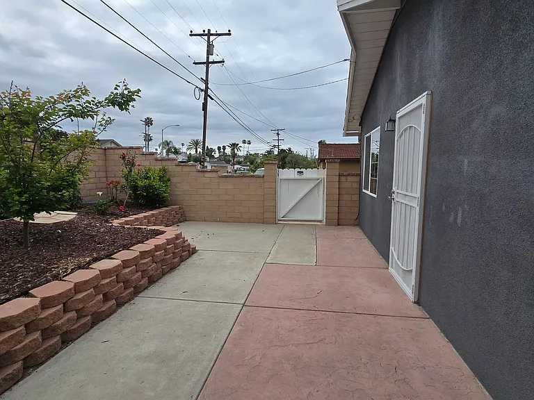 1236 Mackinnon Ave — Photo 13