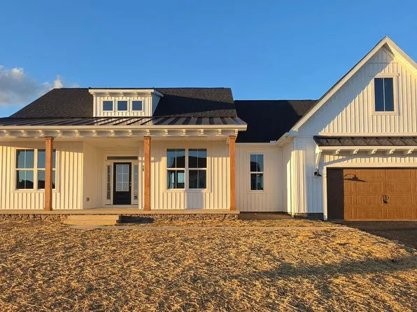10 Buckskin Dr Lot 66, Hanover, PA 17331