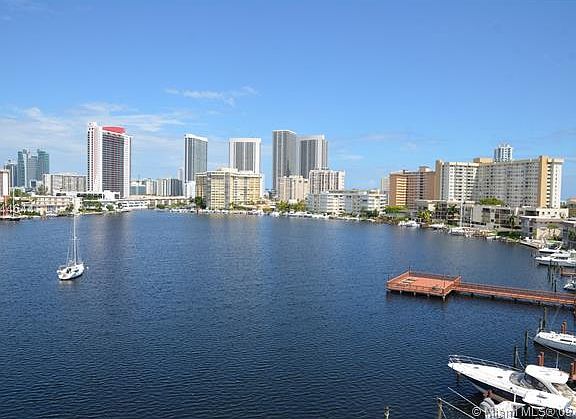 4th image of 410 Golden Isles Dr APT 704